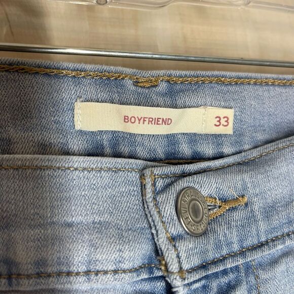 ‎Levi’s boyfriend light wash jeans, size 33 - Picture 6 of 15